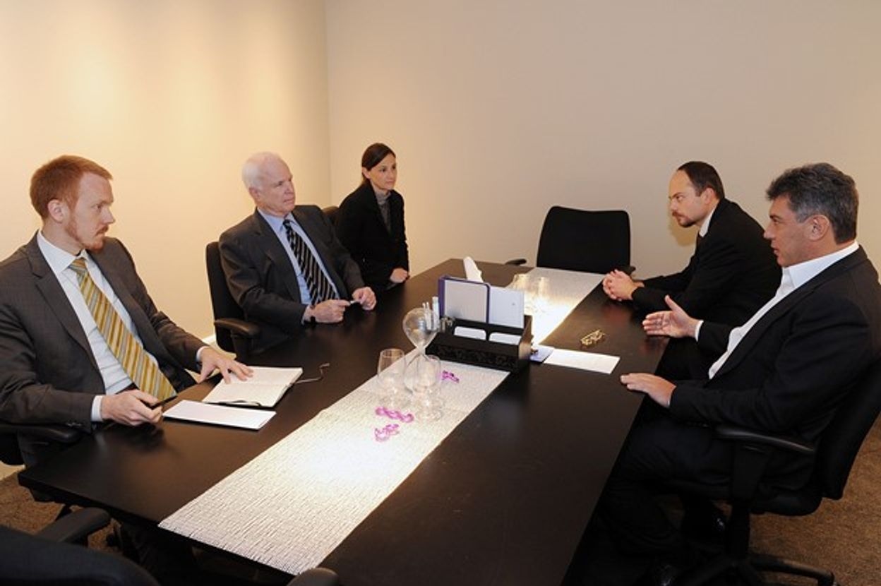 Boris Nemtsov and Vladimir Kara-Murza discussing the Magnitsky Act