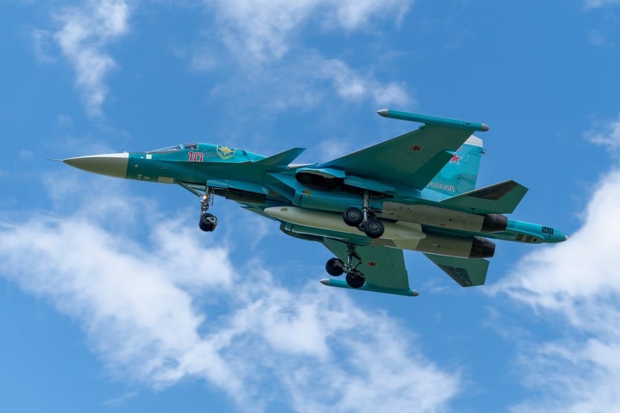 Бомбардировщик Су-34 разбился во время планового полета в Хабаровском крае