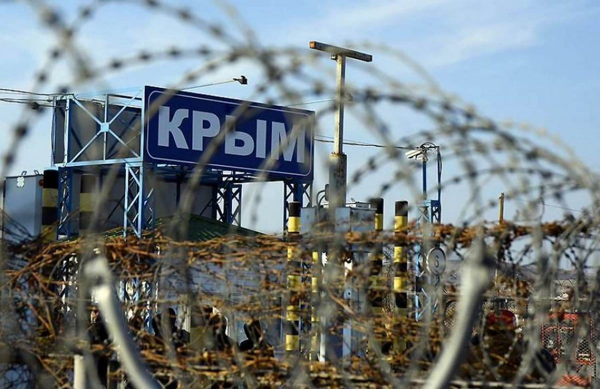 «Вы здесь никто». Как у крымских татар отбирают жилье и при чем тут родственники Аксенова