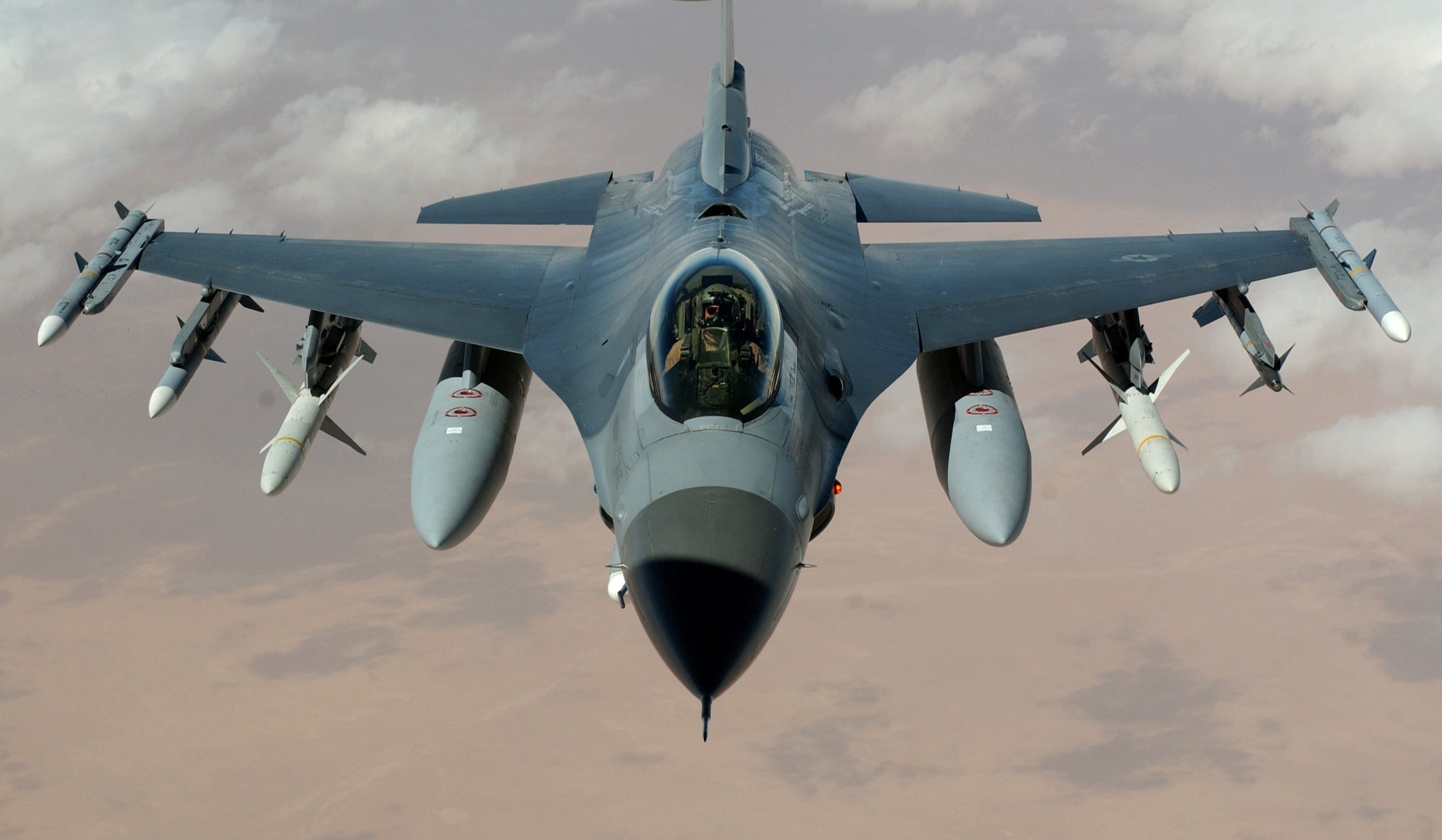 США согласились поставить Украине F-16