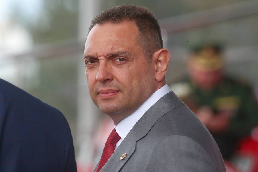 Глава службы безопасности Сербии (БИА) Вулин подал в отставку. Он сотрудничал с российскими властями и помог посадить Андрея Пивоварова