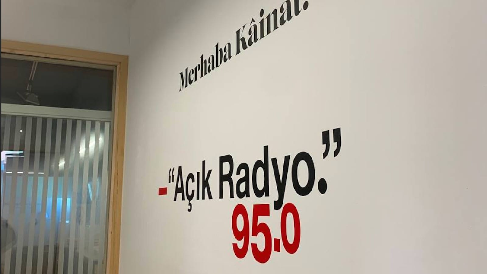 Турецкие власти закрыли радиостанцию, в эфире которой один из гостей упомянул геноцид армян