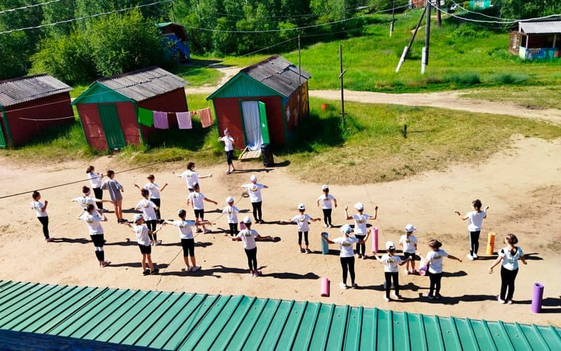Десятки семей участников войны попали на учет как неблагополучные, их число растет — детский омбудсмен Алтайского края 