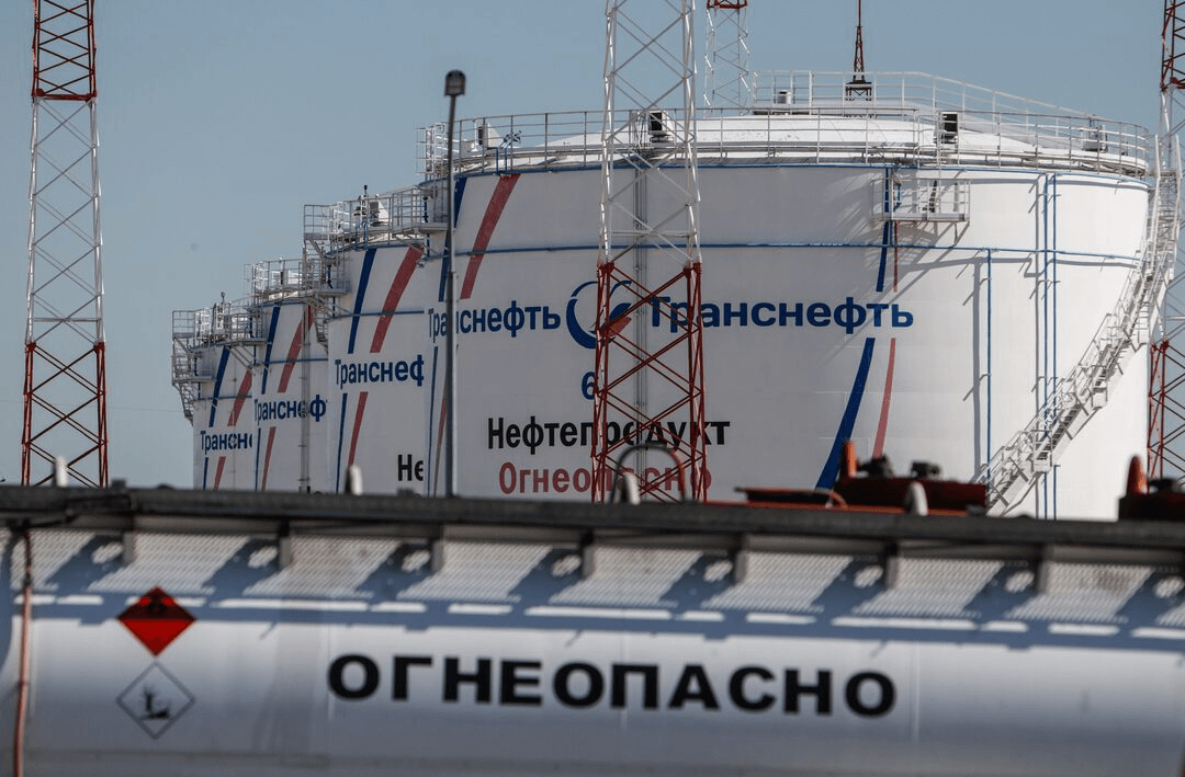Великобритания ввела санкции против «Транснефти» и структур «Росатома»