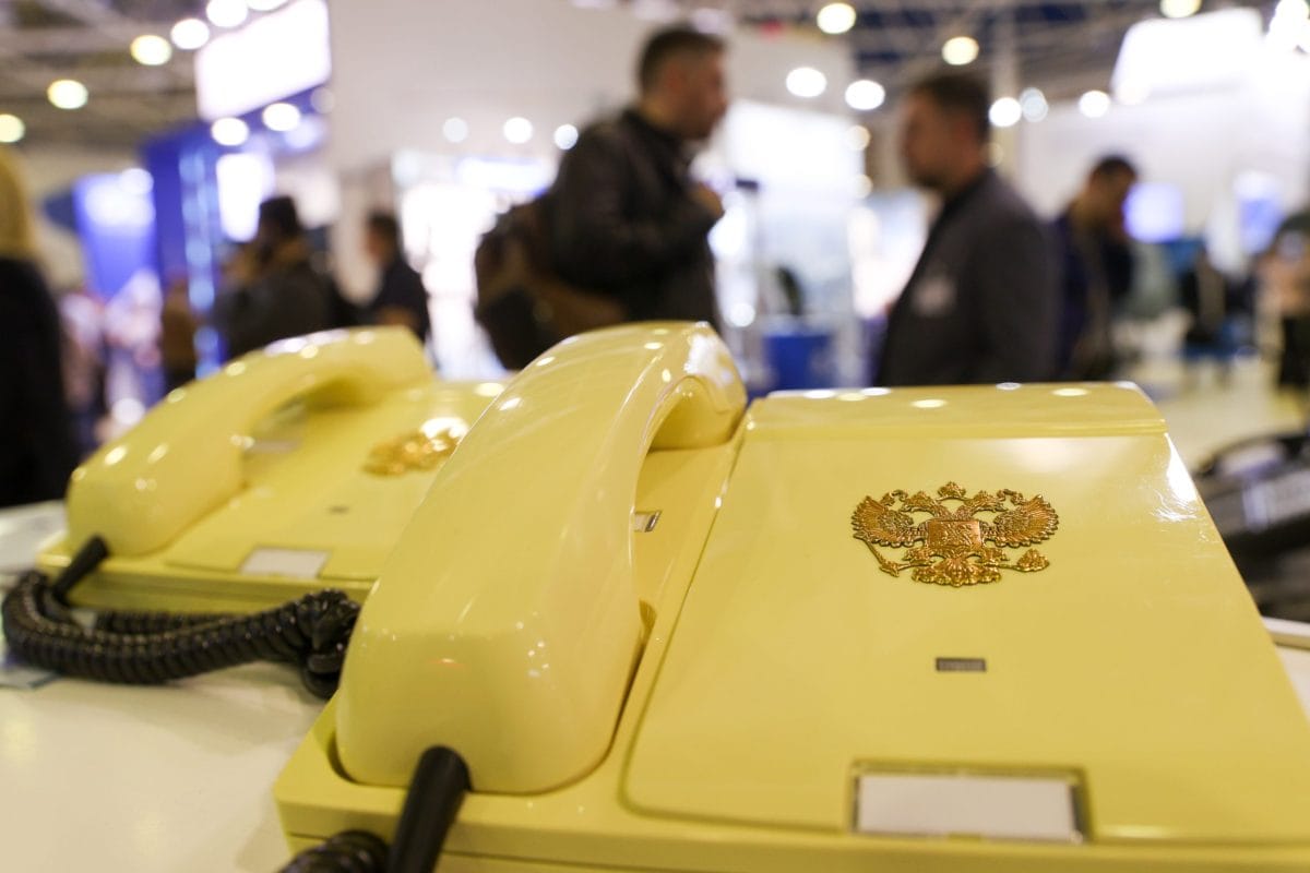 Rostelecom says demand for landlines is rising as Russians turn to “reliable” communication amid rolling nationwide internet shutdowns