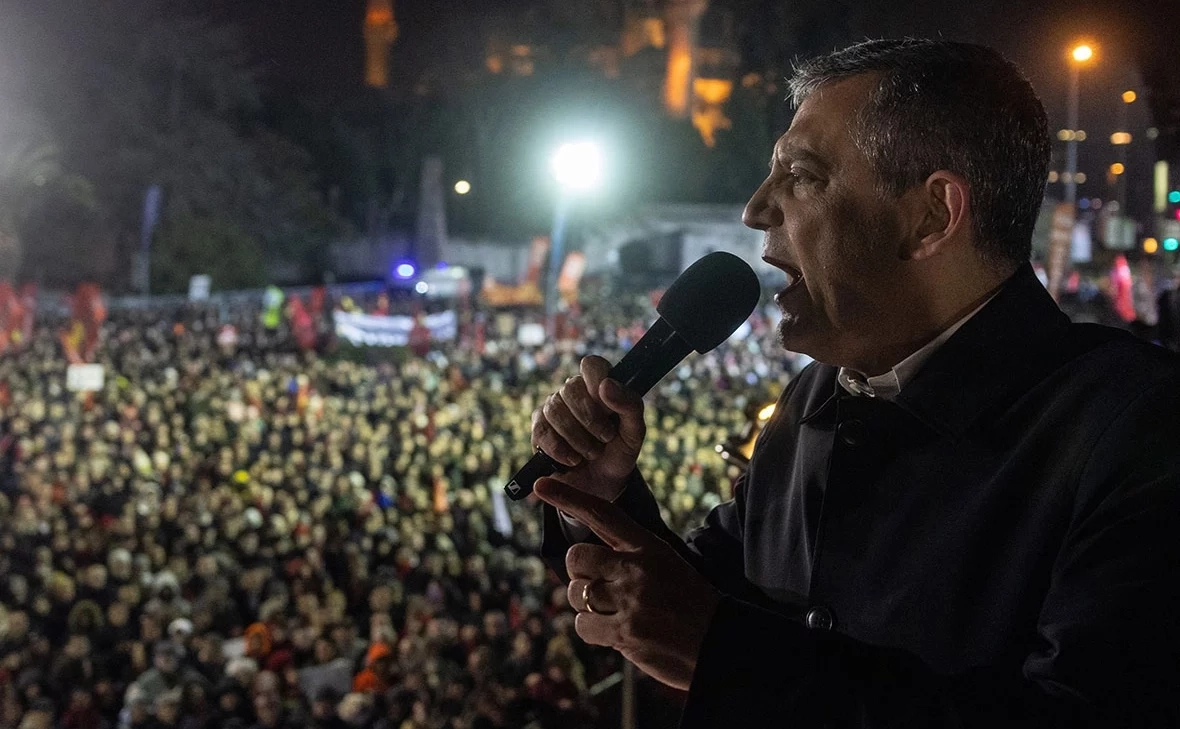 The struggle is now centered around the figure of Özgür Özel