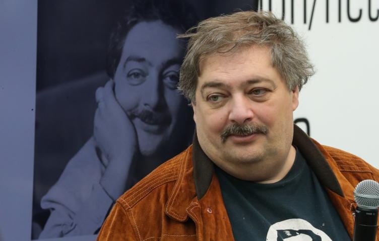 Russia adds exiled writer Dmitry Bykov, once targeted in FSB poison attempt, to “terrorists and extremists” list